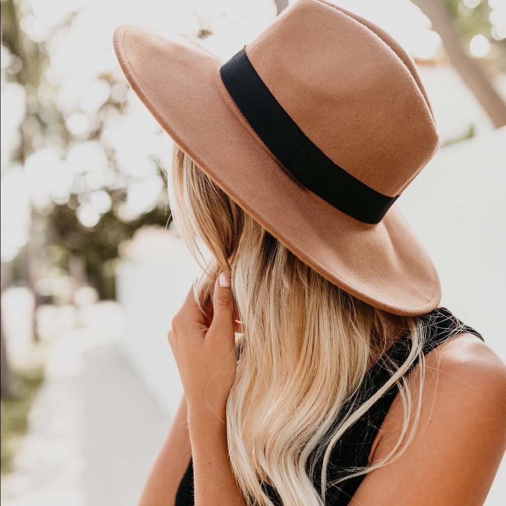 - VICI Evelyn Felt Hat ONE LEFT - Picture 8 of 8